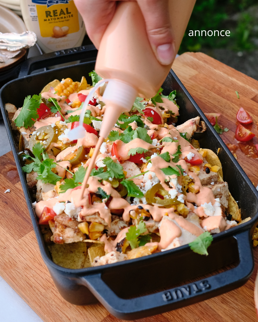 loaded nachos med grilled chipotle mayo